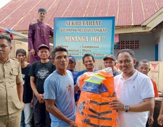 Serahkan Bantuan Mesin, DKP Luwu Timur Ingatkan Nelayan Jangan Diperjualbelikan