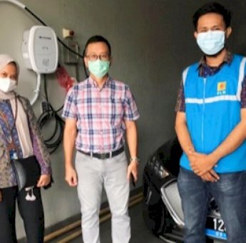 Praktisnya Charging Mobil di Rumah, Begini Kata Pelanggan PLN