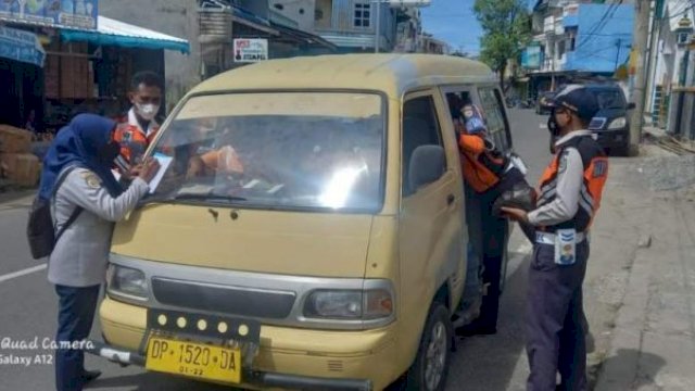 Ket : Pemkot Parepare melalui Dinas Perhubungan massif melakukan sosialisasi terkait penyesuaian tarif angkutan kota (Angkot). (Istimewa)