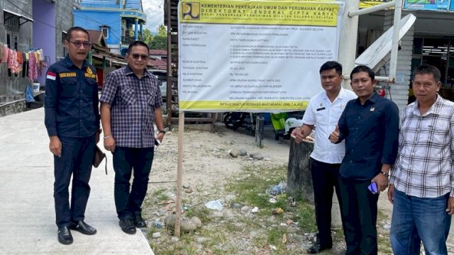 Anggota Komisi V DPR RI, Muhammad Fauzi saat menggelar reses sekaligus meninjau pelaksanaan pogram Kotaku di Kelurahan Salassa, Kecamatan Baebunta, Luwu Utara, Rabu (12/10/2022). (Foto: Istimewa)