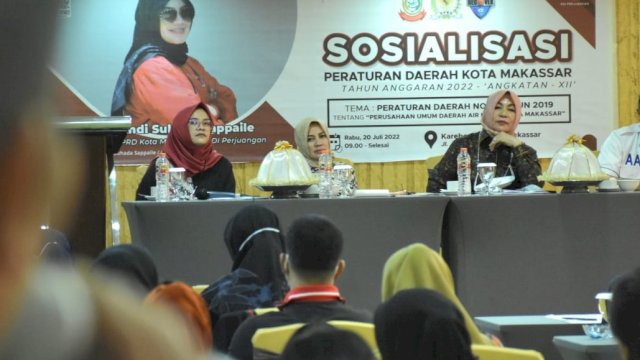 Wakil Ketua DPRD Makassar, Andi Suhada Sappaile saat menyosialisasikan Perda PDAM Kota Makassar di Hotel Karebosi Premier, Rabu (20/7/2022). (Foto: Istimewa)