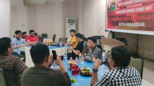 Suasana pertemuan alumni milenial Unhas untuk membahas terkait pembentukan IKA Unhas Kota Makassar, Rabu (17/8/2022). (Foto: Istimewa)
