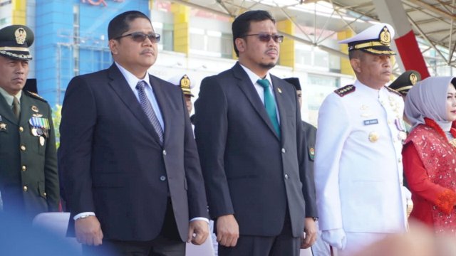 Wakil Ketua DPRD Sulsel, Muzayyin Arif saat menghadiri upacara peringatan HUT TNI ke-77 di Lapangan Karebosi, Makassar, Rabu (5/10/2022). (Foto: Istimewa)