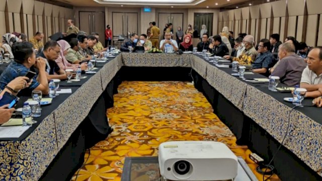Tiga pansus ranperda DPRD Sulawesi Selatan saat melakukan konsultasi ke Kemendagri RI di Jakarta, Senin (24/10/2022). (Foto: Istimewa)