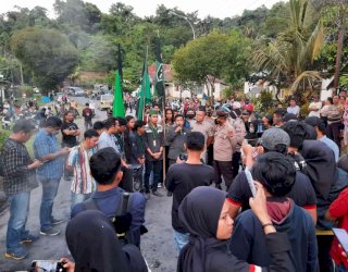 Temui Mahasiswa Demo, Irvan Majid Dukung Penolakan Kenaikan Harga BBM