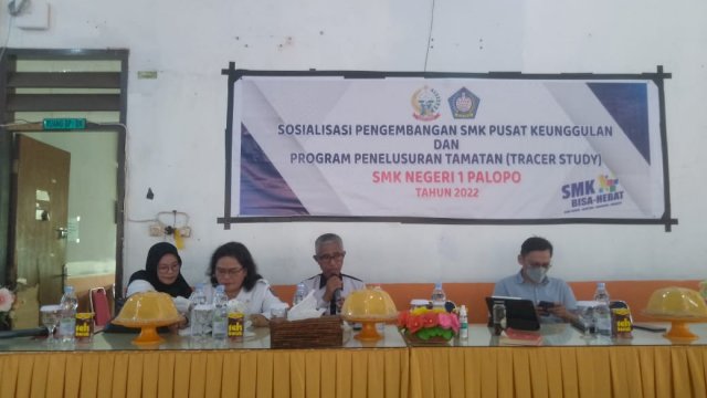 - SMKN 1 Palopo melaksanakan sosialisasi pengembangan SMK Pusat Keunggulan (PK) dan Program Penelusuran Tamatan (Tracer Study) dari Direktorat Pusat Andrianus Papium selaku penanggung jawab sekolah PK, Rabu (14/9/2022).