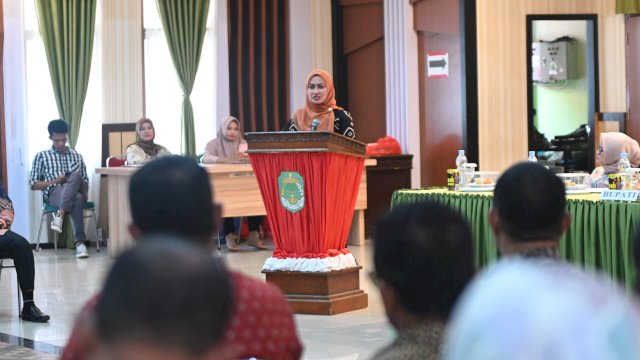 Bupati Luwu Utara Indah Putri Indriani membuka Sidang Tim Pengendali Mutu dan Focus Group Discussion (FGD) di Aula La Galigo Kantor Bupati. Kamis (24/11/2022)