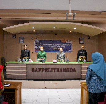 DP3AP2KB Luwu Utara Latih Kader PKK dan KB Pengasuhan Positif Berbasis Hak Anak dalam Keluarga
