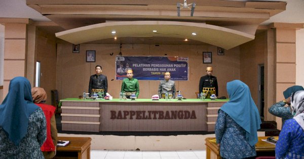 DP3AP2KB Luwu Utara Latih Kader PKK dan KB Pengasuhan Positif Berbasis Hak Anak dalam Keluarga