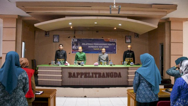 Pembukaan pelatihan Peningkatan Kapasitas Calon Fasilitator Pengasuhan Positif Berbasis Hak Anak dalam Keluarga.
