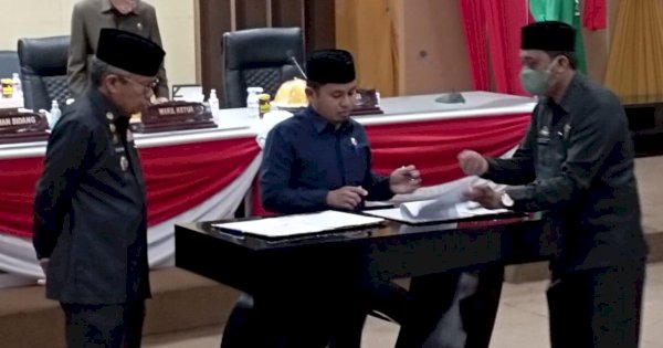 Wakil Ketua DPRD Parepare Tasming Hamid Pimpin Sidang Paripurna Penetapan Perda KLA