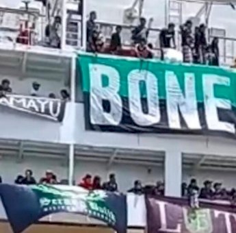 Taufan Pawe Sambut Kedatangan Suporter Persebaya