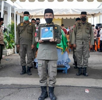 Lepas Jenazah Istri Pangerang Rahim, Taufan Pawe Sebut Djuleha Muis Sosok Hasri Ainun Parepare