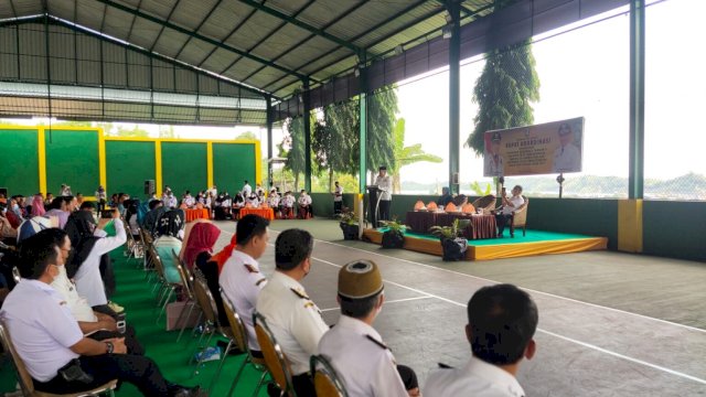 Ket : Pemkot) Parepare melaksanakan rapat koordinasi yang dirangkaikan dengan penyerahan insentif triwulan ketiga (istimewa)