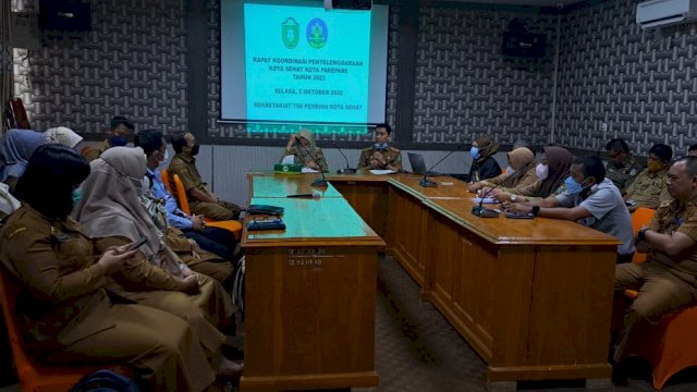 Ket : Pemkot Parepare melakukan rapat koordinasi dengan melibatkan semua SKPD teknis terkait dan stakeholder di Ruang Rapat Bappeda Parepare (Istimewa)