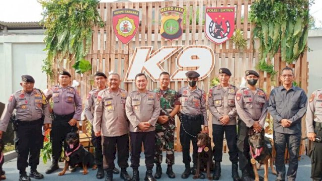 Kapolda Metro Jaya Irjen Pol Fadil Imran Bersama Forkopimda DKI Jakarta dan Jajaran personel K9. (FOTO: Wahyu Widodo/Republiknews.co.id)