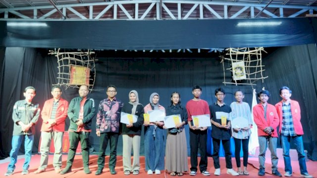 Festival Gebyar Kreasi Kesenian (Gebrak) 2022 mempersembahkan Lomba Tari Kreasi Tradisional, Lomba Nyanyi Solo Lagu Daerah, Lomba Musikalisasi Puisi, Pameran Produk Tradisional UMKM, dan Pameran Benda Pusaka dari Lembaga Badik Celebes. (Istimewa)
