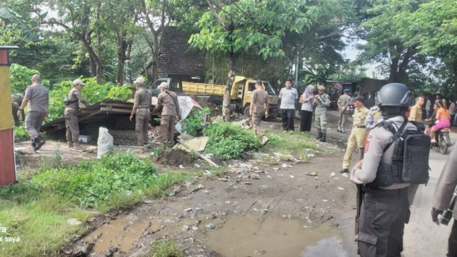 Penertiban aset milik Pemprov Sulsel, Selasa (08/11/2022). (Istimewa)