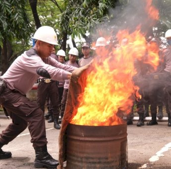 PLN Gelar Simulasi Tanggap Darurat Kebakaran, Demi Keselamatan di Lingkungan Kerja