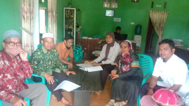 Tim dari Kementerian PUPR Balai Sulsel saat melakukan verifikasi lapangan terkait lokasi pembangunan Rusun di Pesantren Darul Arqam Balebo. (Istimewa)