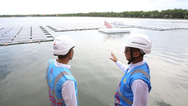Komitmen PLN dalam transisi energi menuju Net Zero Emission pada 2060 dengan mengutamakan potensi alam yang berlimpah sekaligus menggerakkan perekonomian nasional. (Istimewa)