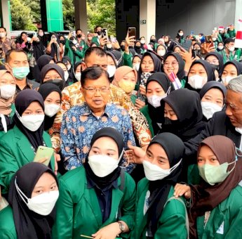 Di Hadapan Mahasiswa Universitas Nahdlatul Ulama Surabaya, JK Sosialisasikan Gerakan 45 Untuk Sempurnakan Rukun Islam
