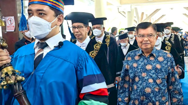 Jusuf Kalla saat menghadiri Dies Natalis ke-62 Institut Teknologi Surabaya (ITS) yang ke 62, di Graha ITS, Surabaya, Sabtu (12/11/2022). (Istimewa)