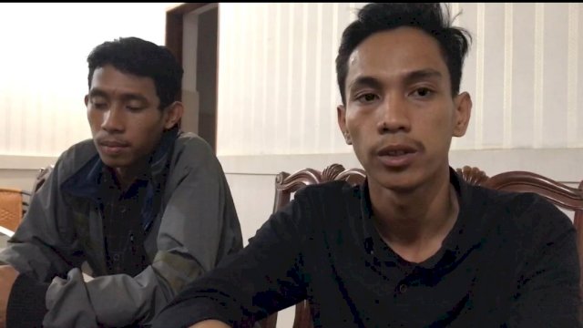 Ketua PC PMII Makassar Muh. Ilham (kanan) saat memberikan keterangan, Senin (14/11). (Dok. Istimewa)