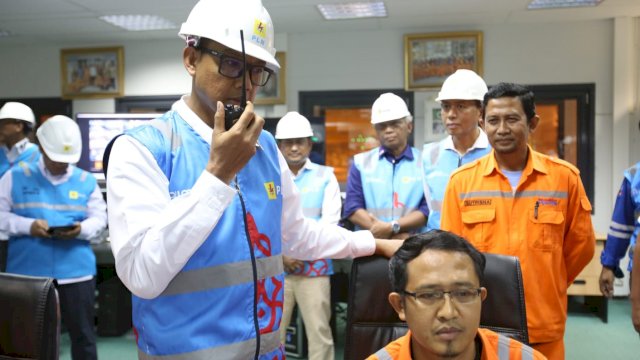 Direktur Utama PT PLN Darmawan Prasodjo, saat meninjau Posko Siaga Kelistrikan di Nusa Dua, Selasa (15/11/2022). (Istimewa)