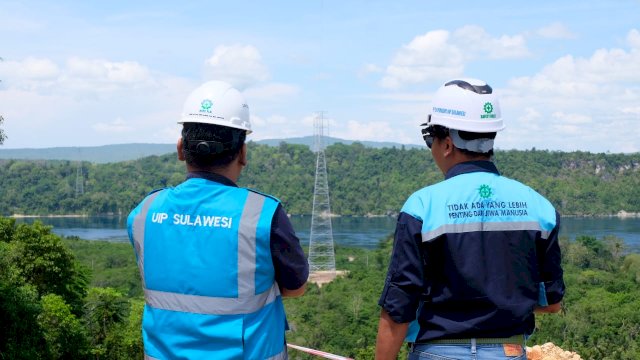 PLN UIP Sulawesi melalui UPP Sulawesi Tenggara mendorong percepatan pembangunan jaringan transmisi 150 kV. Tujuannya untuk mendorong perekonomian masyarakat, salah satunya di Pulau Muna. (Dok. PLN UIP Sulawesi)