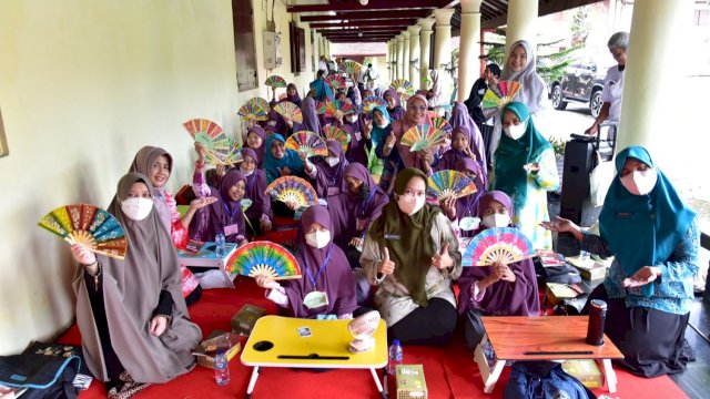 Program Membatik Goes to School, di Benteng Fort Rotterdam, Rabu (16/11/2022). (Istimewa)