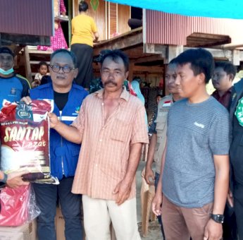 Pemprov Sulsel Salurkan Bantuan 1 Ton Beras ke Korban Banjir di Jeneponto