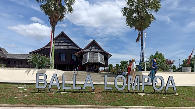 Museum Balla Lompoa Kabupaten Gowa yang terletak di Jalan KH. Wahid Hasyim, Kelurahan Sungguminasa, Kecamatan Somba Opu. (Foto: Chaerani / Republiknews.co.id)