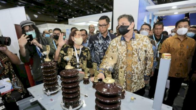 Berhasil Realisasi TKDN di Atas Target, Menko Airlangga Terus Dukung PLN Serap Produk Dalam Negeri