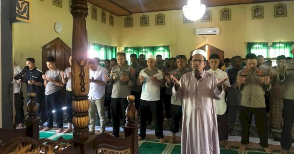 Gempa Cianjur, Jajaran Polres Wakatobi Gelar Salat Gaib