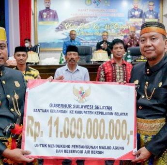 Potensi Icon Baru, Gubernur Andi Sudirman Beri Bantuan Keuangan Rp 11 Miliar Pembangunan Masjid Agung