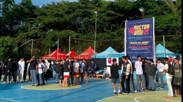 Sejumlah siswa dan mahasiswa ikut akan bertanding untuk memenangkan Kompetisi Basket Rektor UMI CUP Vol. 4 yang digelar UKM Bola Basket UMI. (Dok. Istimewa) 