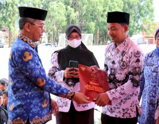 Sekda Luwu Timur Pimpin Upacara HUT Korpri dan HUT PGRI Ke-77