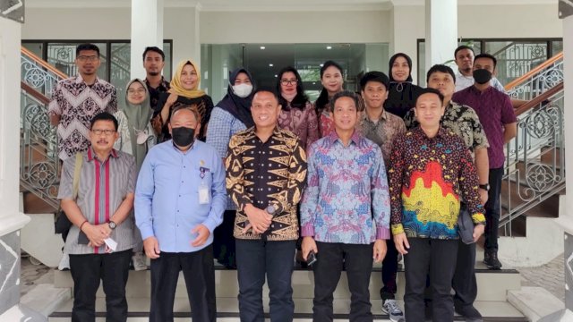 Rombongan Adpim Setda Sulsel saat melakukan kunjungan kunjungan studi komparatif Sistem Akuntabilitas Kinerja Instansi Pemerintah (SAKIP) dan Reformasi Birokrasi (RB) Yogyakarta, Selasa (29/11/2022). (Istimewa)