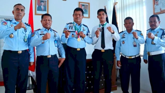 Petugas Lapas Kabupaten Bulukumba berhasil membawa tiga medali pada Porprov Sulsel 2022. (Foto: Dok. Kakanwil Kemenkumham Sulsel)