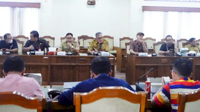 Rombongan Sekretariat DPRD Sulsel bagian humas saat melaksanakan kunjungan kerja di DPRD Provinsi Bali, Senin (14/11/2022). (Foto: Istimewa)