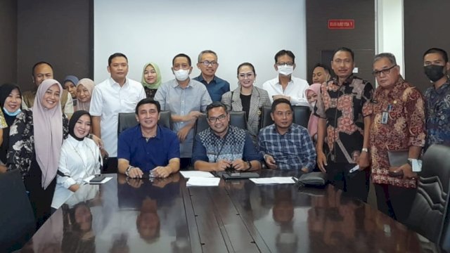 Rombongan Bapemperda DPRD Sulsel saat melakukan konsultasi ke Kemendagri RI terkait penyusunan rancangan Propemperda Tahun 2023, Jumat (25/11/2022). (Foto: Istimewa)