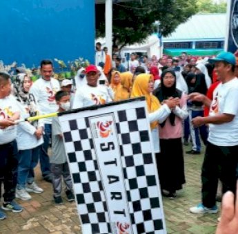 Rudianto Lallo Lepas Peserta Jalan Sehat Alumni SMPN 36 Makassar