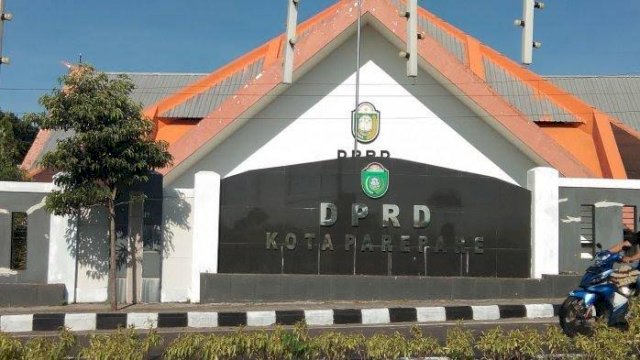 Ket : Kantor DPRD Kota Parepare. (Istimewa)