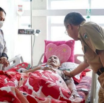 Wali Kota Parepare Jenguk Raja Gowa ke-38 di RSUD Andi Makkasau