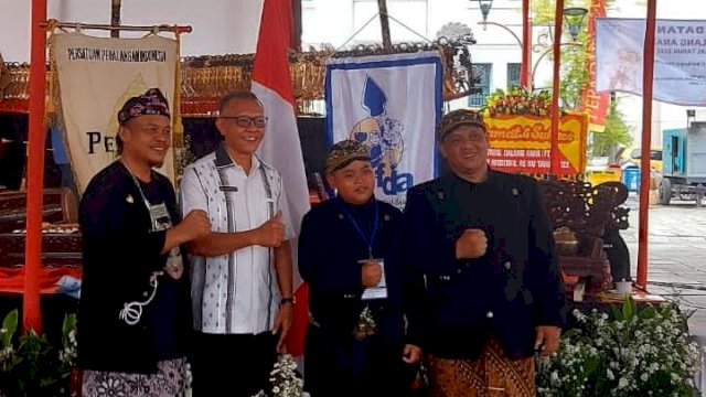 Wakil Ketua DPRD Kaltim Muhammad Samsun (baju putih) saat menghadiri festival dalang anak di Taman Fatahillah Kota Tua, Jakarta. (Istimewa)
