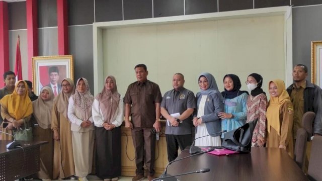 Komisi IV DPRD Provinsi Kalimantan Timur saat menerima audiensi dari perwakilan Forum Peduli Guru Kota Samarinda. (Istimewa)
