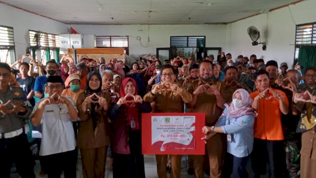 Balai Besar Sentra Wirajaya Kementrian Sosial Makassar menyalurkan bantuan ATENSI di Kecamatan Mappedeceng Luwu Utara.