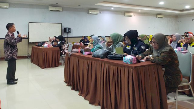 Ket : Kegiatan Bimtek Perpustakaan Kelurahan/Lorong Dinas Perpustakaan Parepare, di Hotel Bugis Parepare, Jumat (18/11/2022).