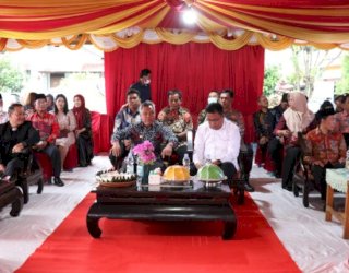 Anggota DPRD dan Bupati Luwu Timur Hadiri Perayaan Natal di Desa Maleku